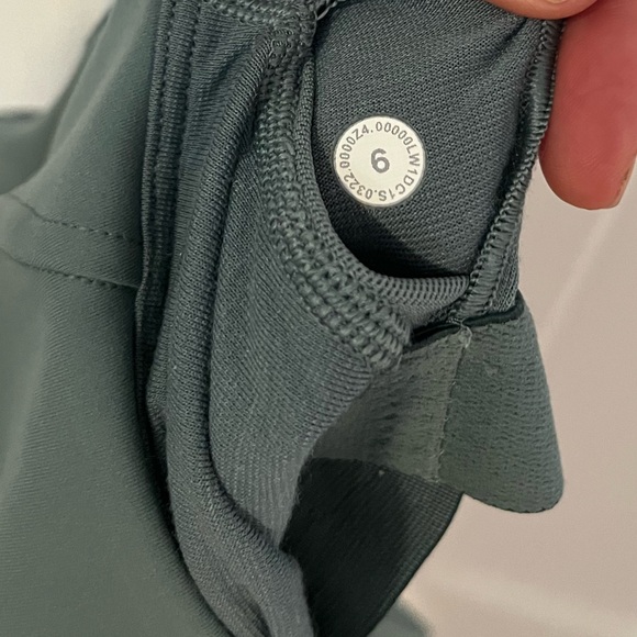 Lululemon Invigorate Training Tanktop - Picture 3 of 6